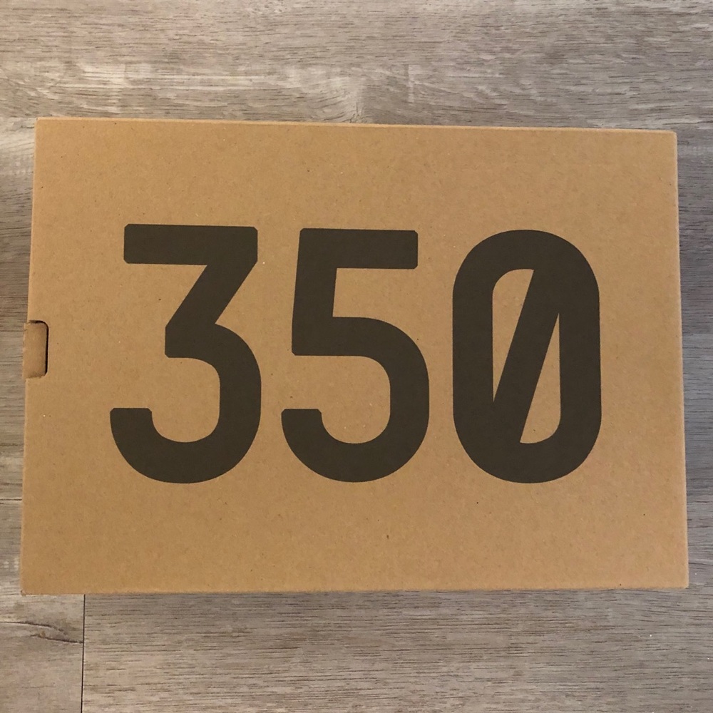 Yeezy Boost 350 V2 Shoebox